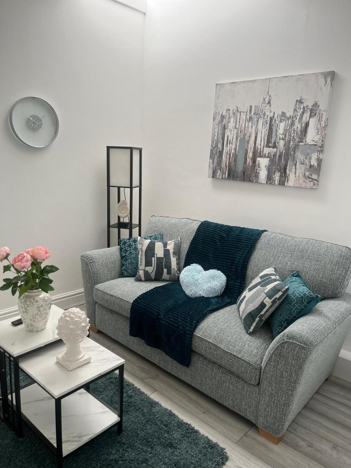 Affordably Elegant Apartments Close To Coop Live, Etihad Stadium And Manchester City Centre Екстериор снимка