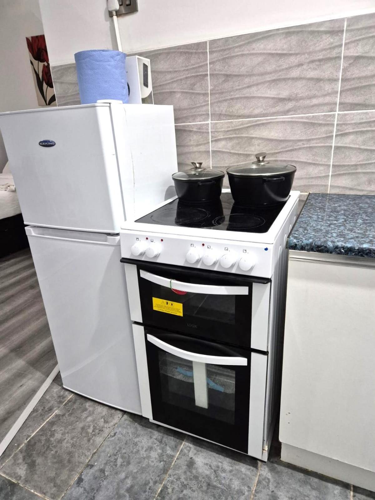 Affordably Elegant Apartments Close To Coop Live, Etihad Stadium And Manchester City Centre Екстериор снимка