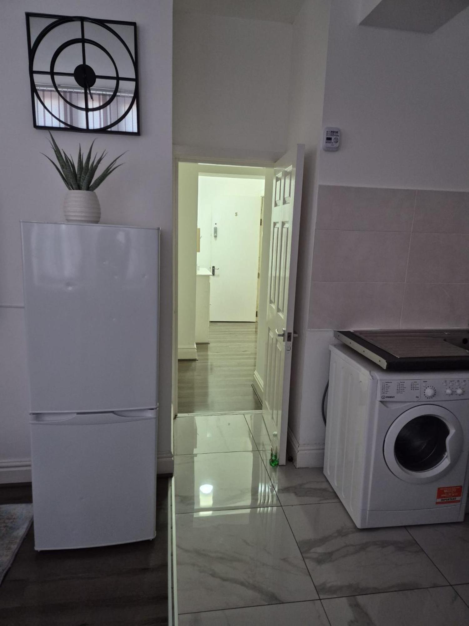 Affordably Elegant Apartments Close To Coop Live, Etihad Stadium And Manchester City Centre Екстериор снимка