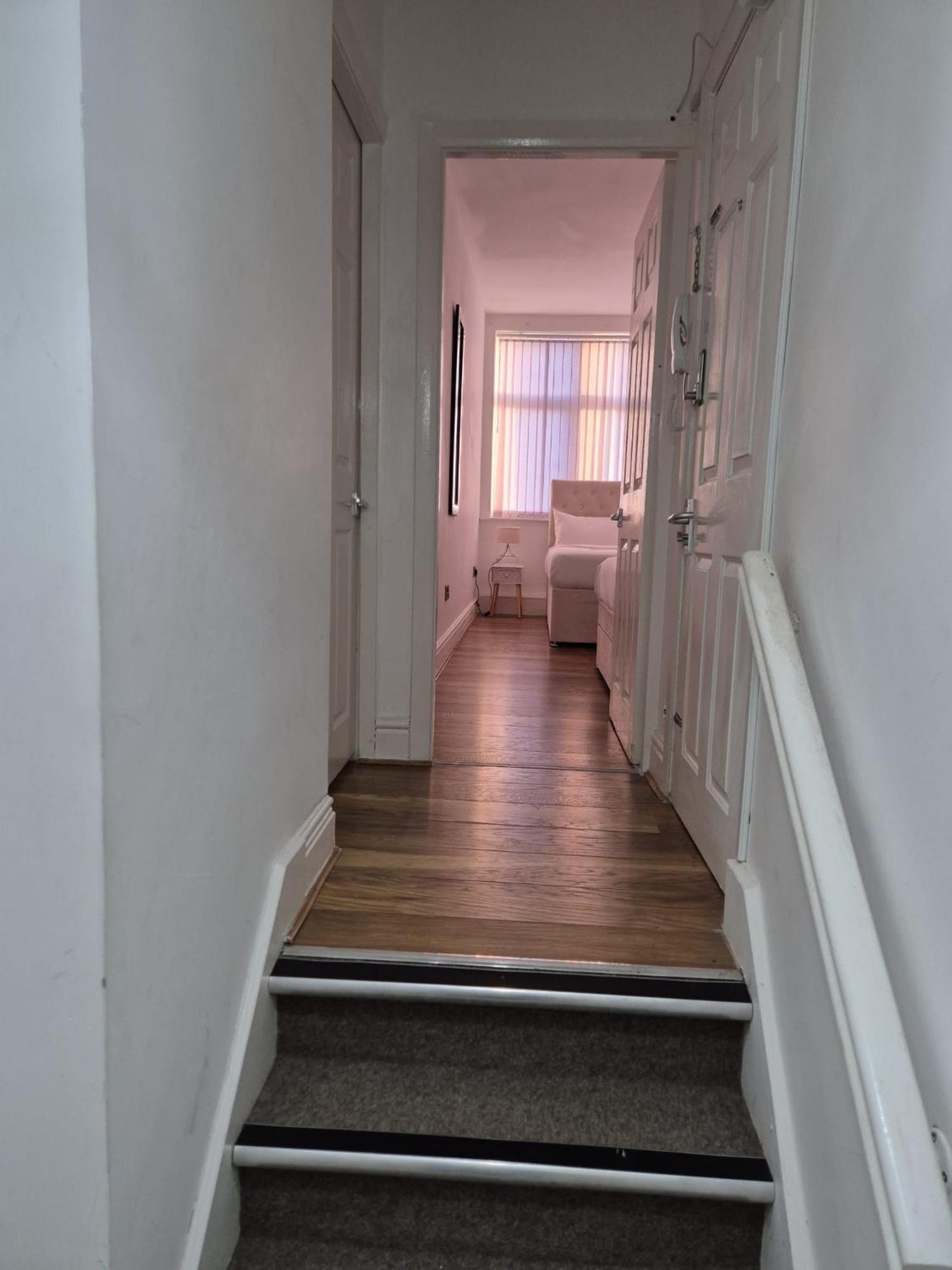 Affordably Elegant Apartments Close To Coop Live, Etihad Stadium And Manchester City Centre Екстериор снимка