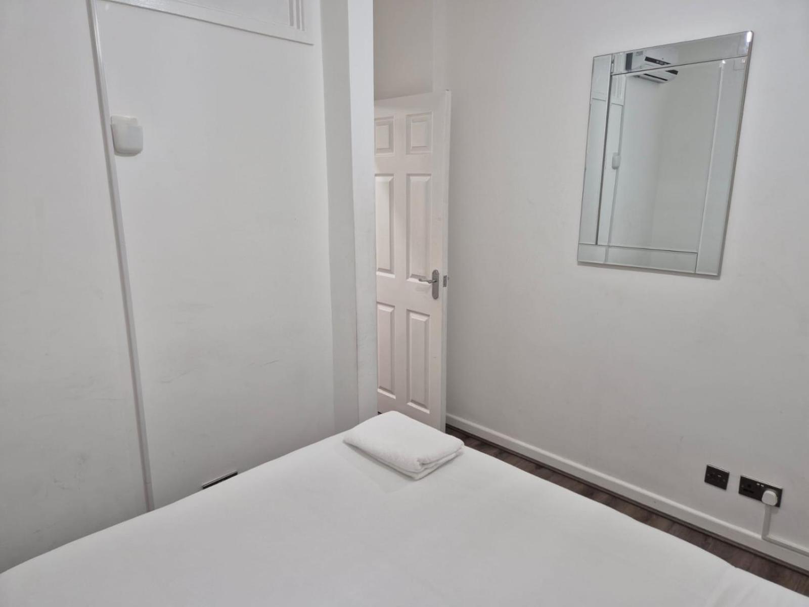Affordably Elegant Apartments Close To Coop Live, Etihad Stadium And Manchester City Centre Екстериор снимка