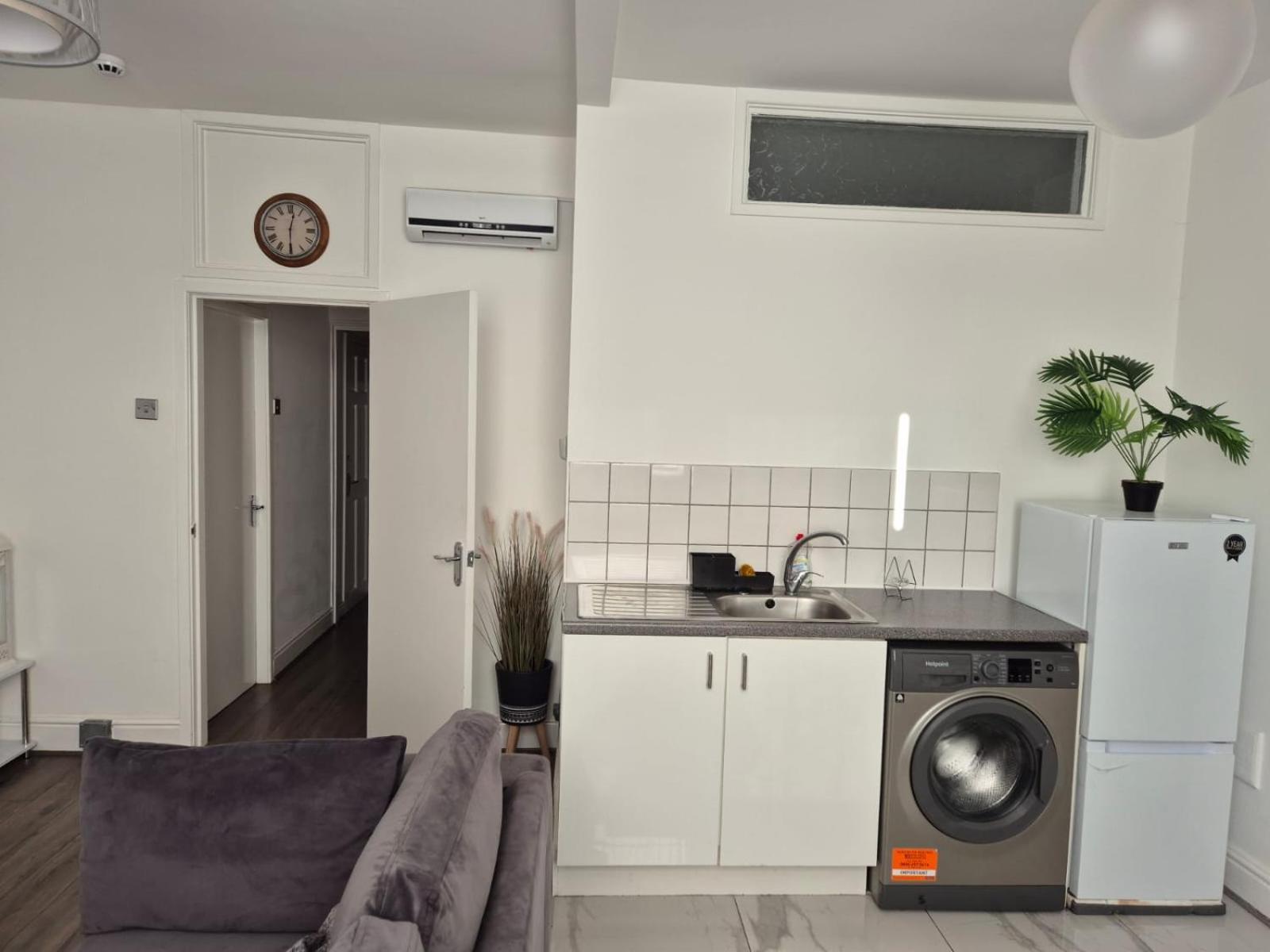 Affordably Elegant Apartments Close To Coop Live, Etihad Stadium And Manchester City Centre Екстериор снимка