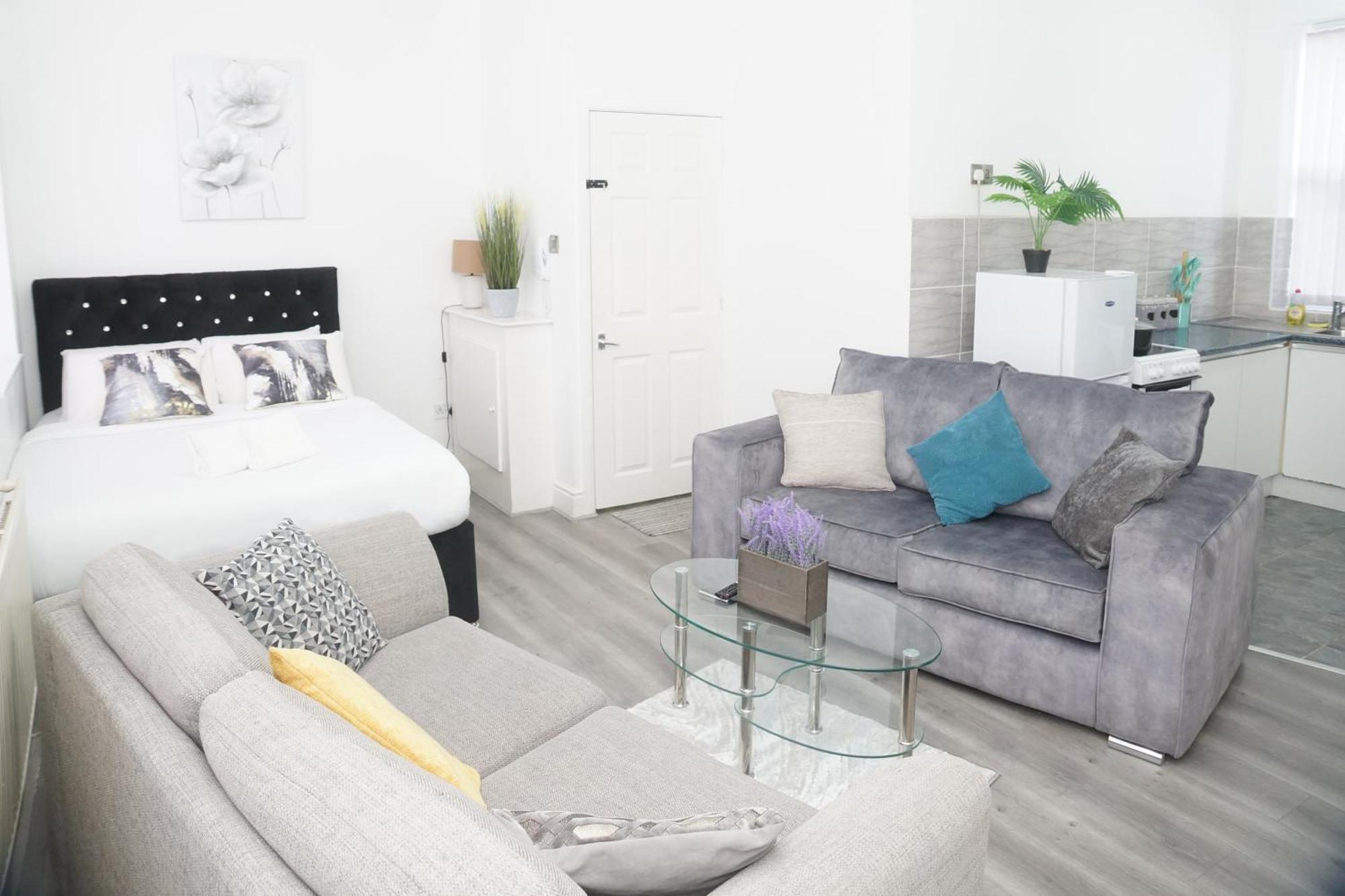 Affordably Elegant Apartments Close To Coop Live, Etihad Stadium And Manchester City Centre Екстериор снимка