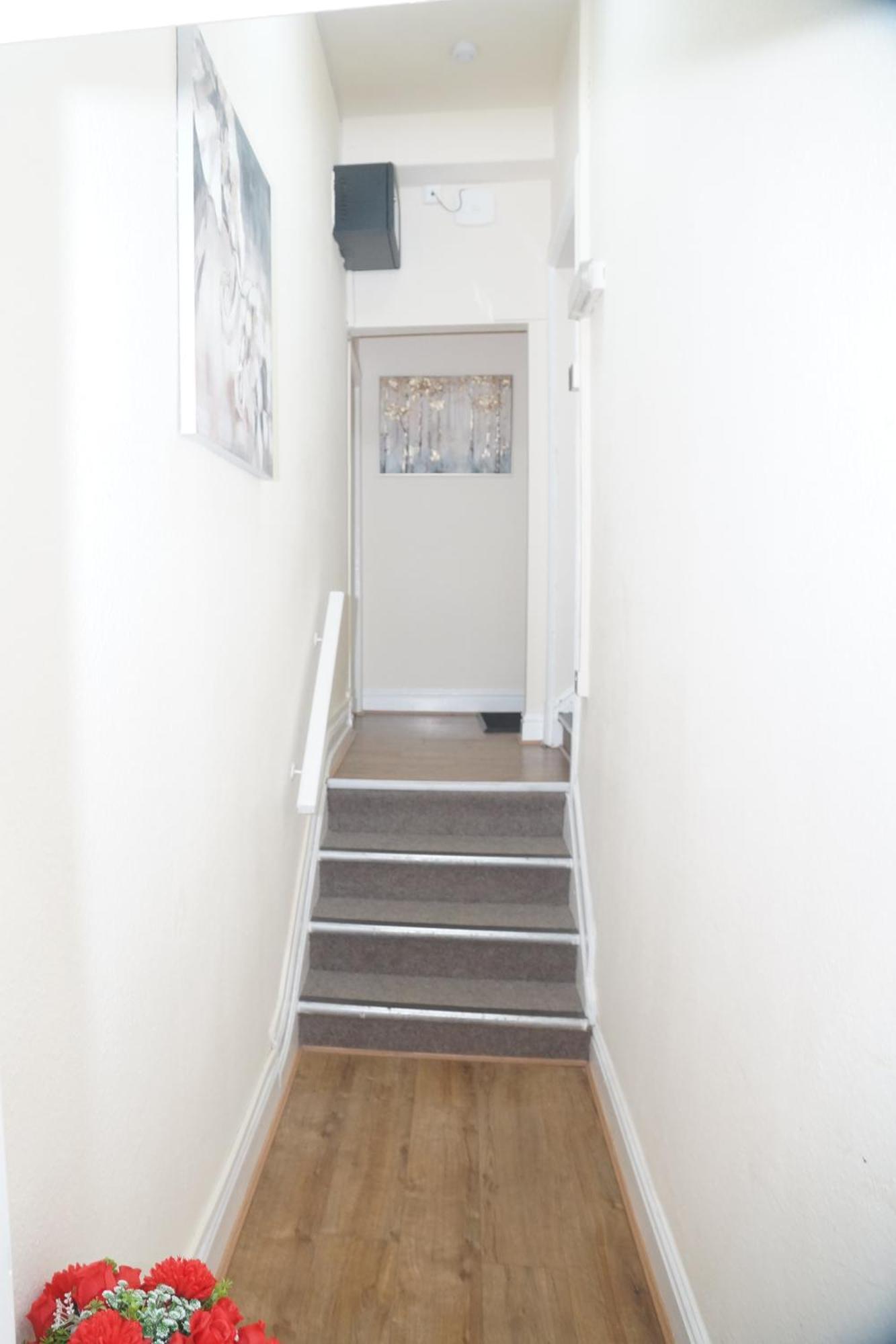 Affordably Elegant Apartments Close To Coop Live, Etihad Stadium And Manchester City Centre Екстериор снимка