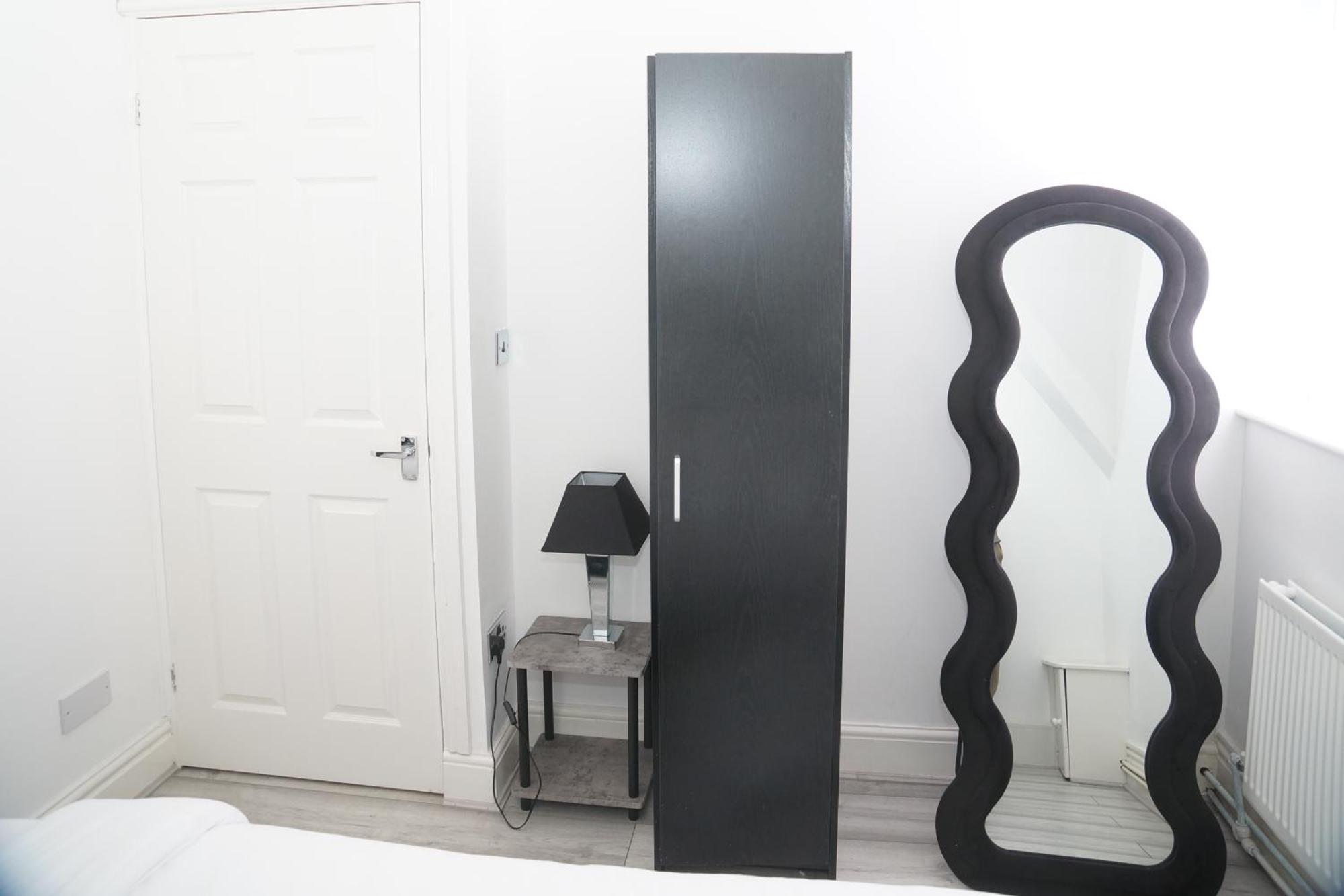 Affordably Elegant Apartments Close To Coop Live, Etihad Stadium And Manchester City Centre Екстериор снимка